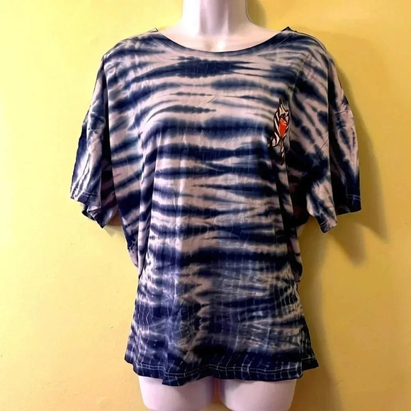 Star Wars Ahsoka tied dyed blue women’s shirt  Hot Topic. NWT - Picture 2 of 6